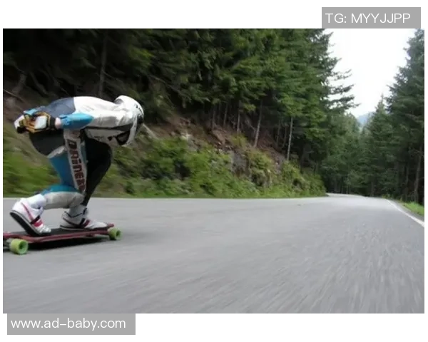 深圳滑板队勇夺最新滑板耐力TOP10榜首位置引领潮流